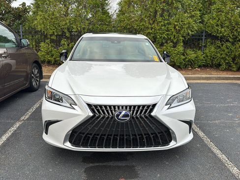 Used 2022 Lexus ES 300h w/ Premium Package image 3
