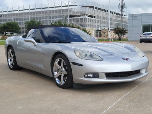 Used 2008 Chevrolet Corvette Convertible w/ Preferred Equipment Group RWD image 3