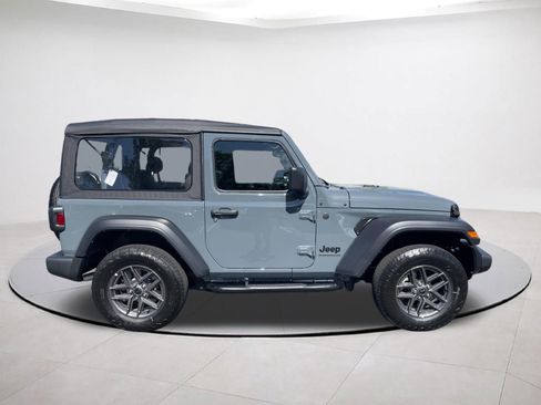 Used 2025 Jeep Wrangler Sport AWD/4WD image 8