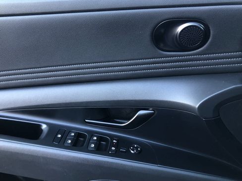 Certified 2025 Hyundai Elantra Sport image 20