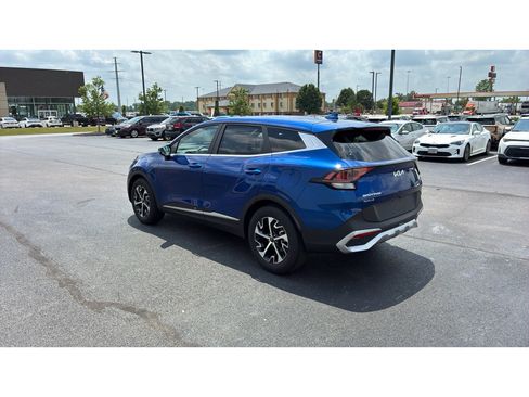 Used 2025 Kia Sportage EX FWD image 4