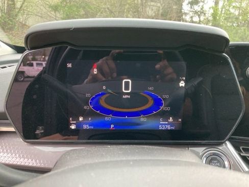 Used 2024 Chevrolet Trax ACTIV w/ Sunroof Package FWD image 6