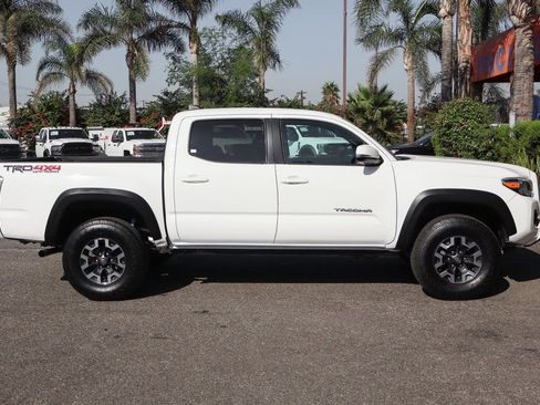 Used 2022 Toyota Tacoma TRD Off-Road w/ Technology Package image 10