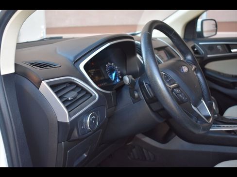 Used 2016 Ford Edge SEL image 14