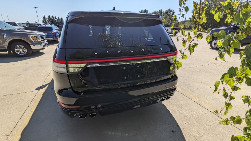 Used 2022 Lincoln Aviator Reserve w/ Equipment Group 201A AWD/4WD image 4