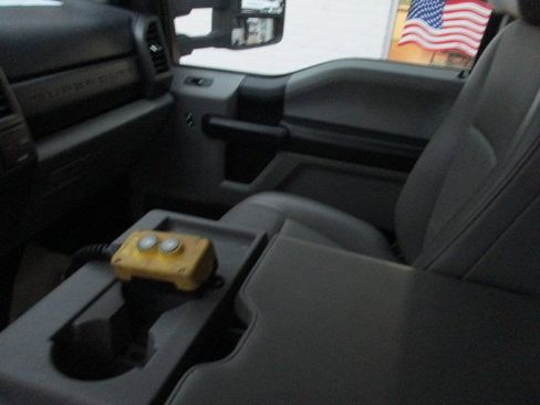 Used 2020 Ford F350 XL w/ Power Equipment Group image 17