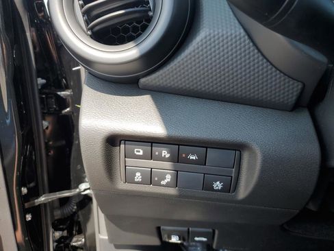 New 2025 Nissan Kicks Play S image 21