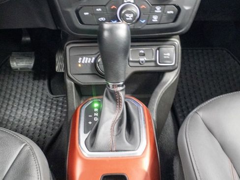 Certified 2022 Jeep Renegade Trailhawk w/ Trailer Tow Group image 17