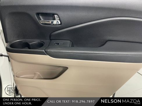 Used 2017 Honda Pilot Touring image 49