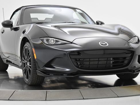 New 2026 MAZDA MX-5 Miata Club w/ Weather Package RWD image 12