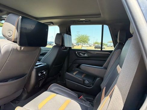 Used 2023 GMC Yukon AT4 w/ AT4 Premium Package AWD/4WD image 11