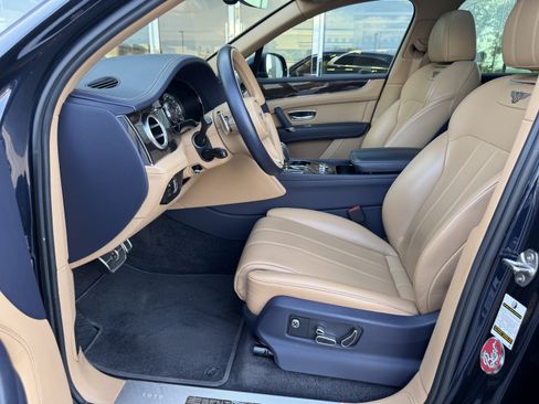 Used 2019 Bentley Bentayga AWD/4WD image 13