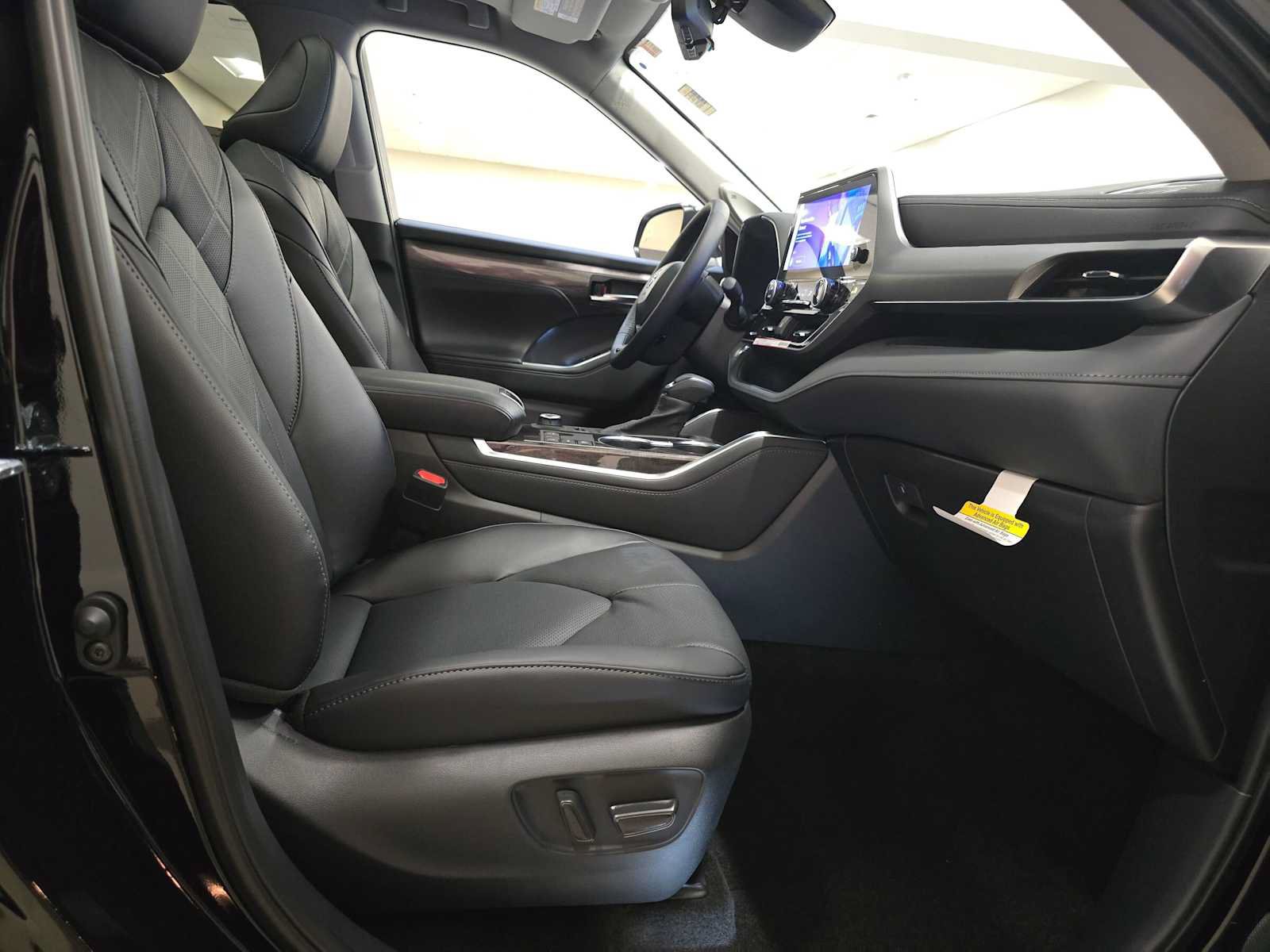 New 2026 Toyota Highlander Platinum AWD/4WD image 27