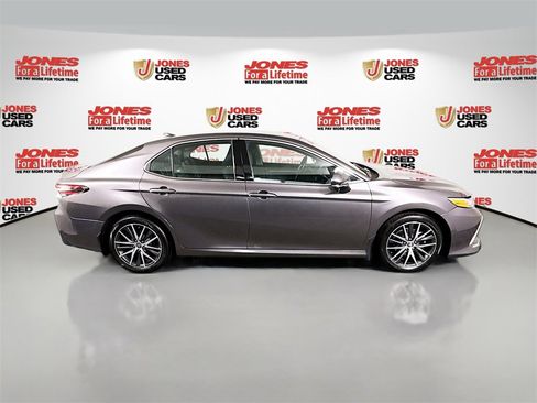 Certified 2023 Toyota Camry XLE image 17
