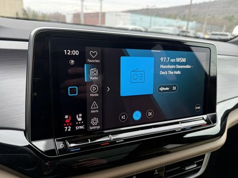 New 2026 Volkswagen Atlas Cross Sport SE image 19