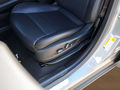 Certified 2025 Cadillac XT6 Premium Luxury AWD/4WD image 8