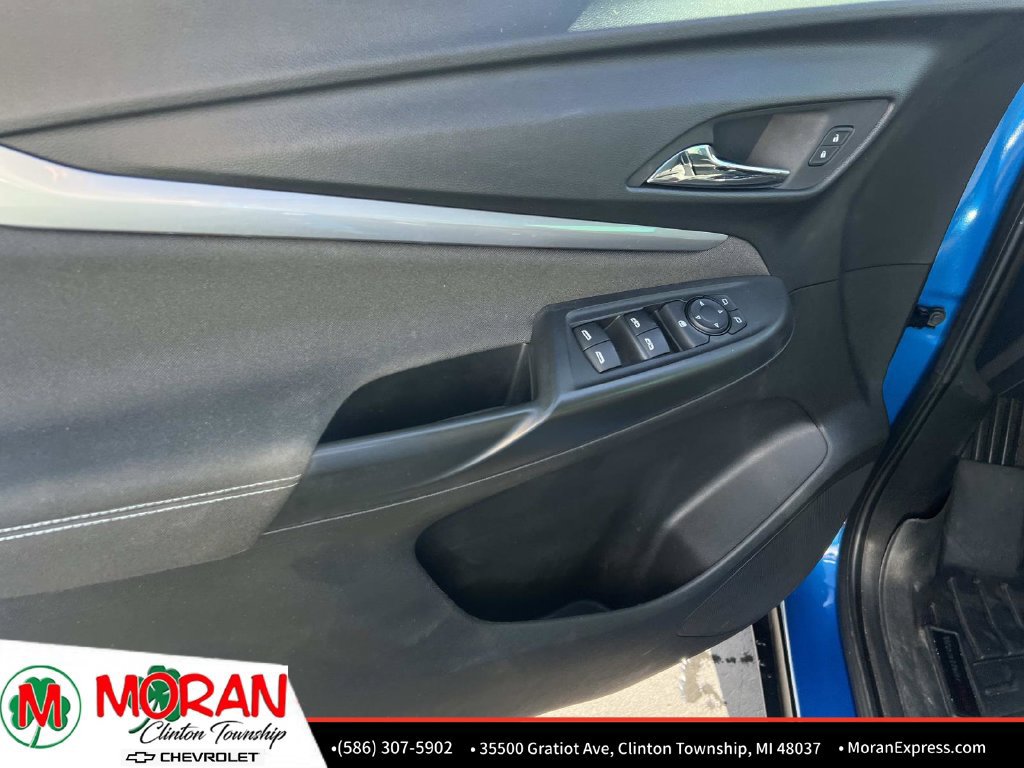 Used 2023 Chevrolet Bolt EUV LT w/ Comfort Package FWD image 16