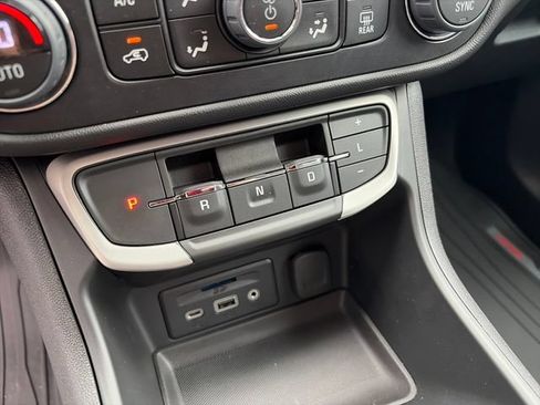 Used 2023 GMC Terrain SLT FWD image 23