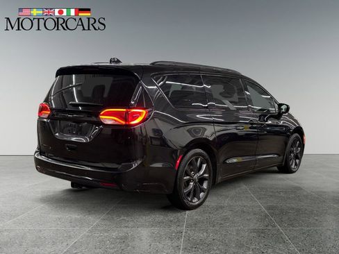 Used 2019 Chrysler Pacifica Touring Plus w/ S Appearance Package image 3