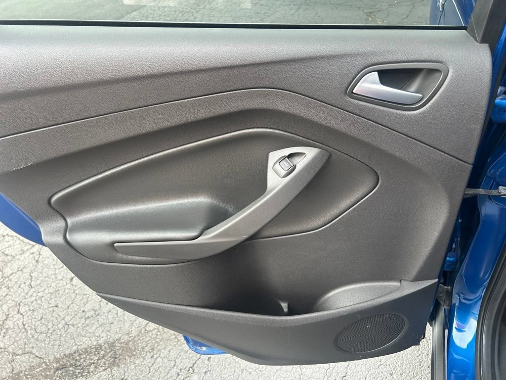 Used 2018 Ford Escape SE w/ Ford Safe & Smart Package FWD image 35