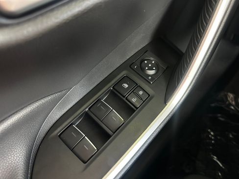 Used 2025 Toyota RAV4 XLE FWD image 17
