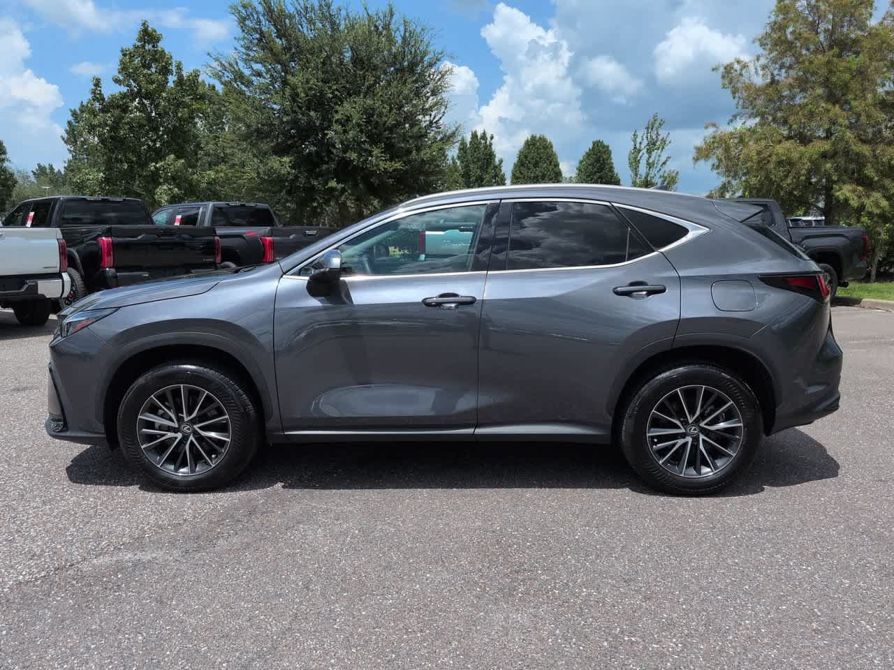 Used 2024 Lexus NX 250 FWD image 3