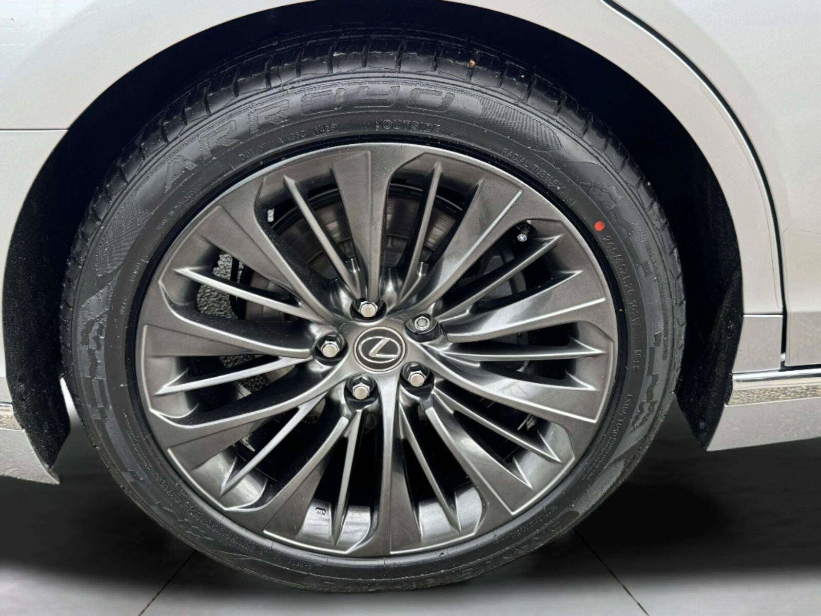 Used 2023 Lexus LS 500 w/ Interior Upgrade Package RWD image 48
