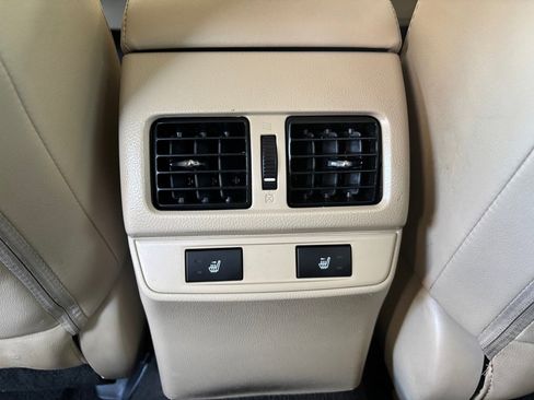 Used 2016 Subaru Outback 2.5i Limited AWD/4WD image 17