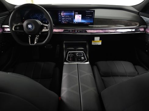 Used 2026 BMW i7 xDrive60 w/ Executive Package AWD/4WD image 14