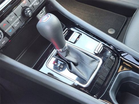 New 2026 Jeep Compass Latitude image 14