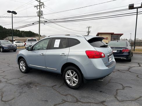 Used 2013 Nissan Rogue SV image 3