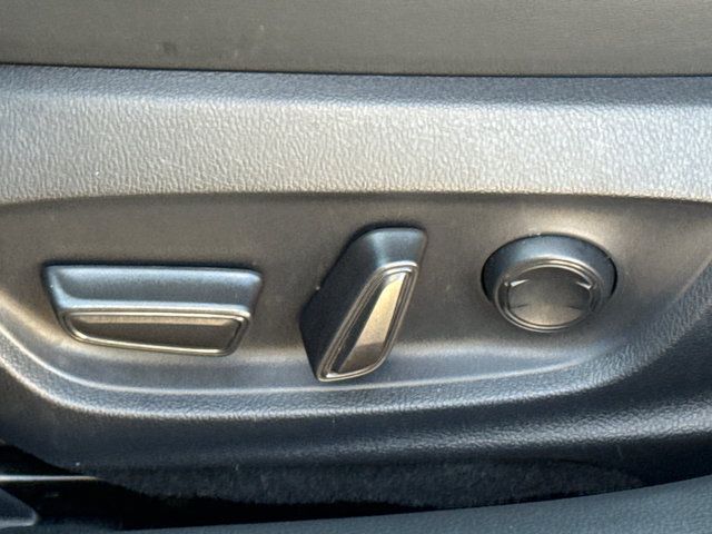 Used 2023 Toyota Prius XLE FWD image 21
