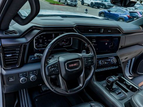 Used 2022 GMC Sierra 1500 AT4 w/ AT4 Premium Package AWD/4WD image 17