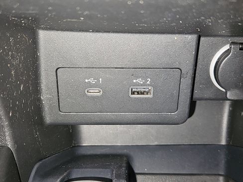 Certified 2022 Nissan Kicks SR w/ Interior Electronics Package image 9