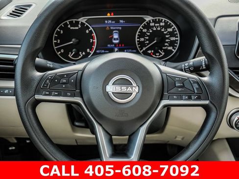 Used 2025 Nissan Altima 2.5 SV FWD image 38