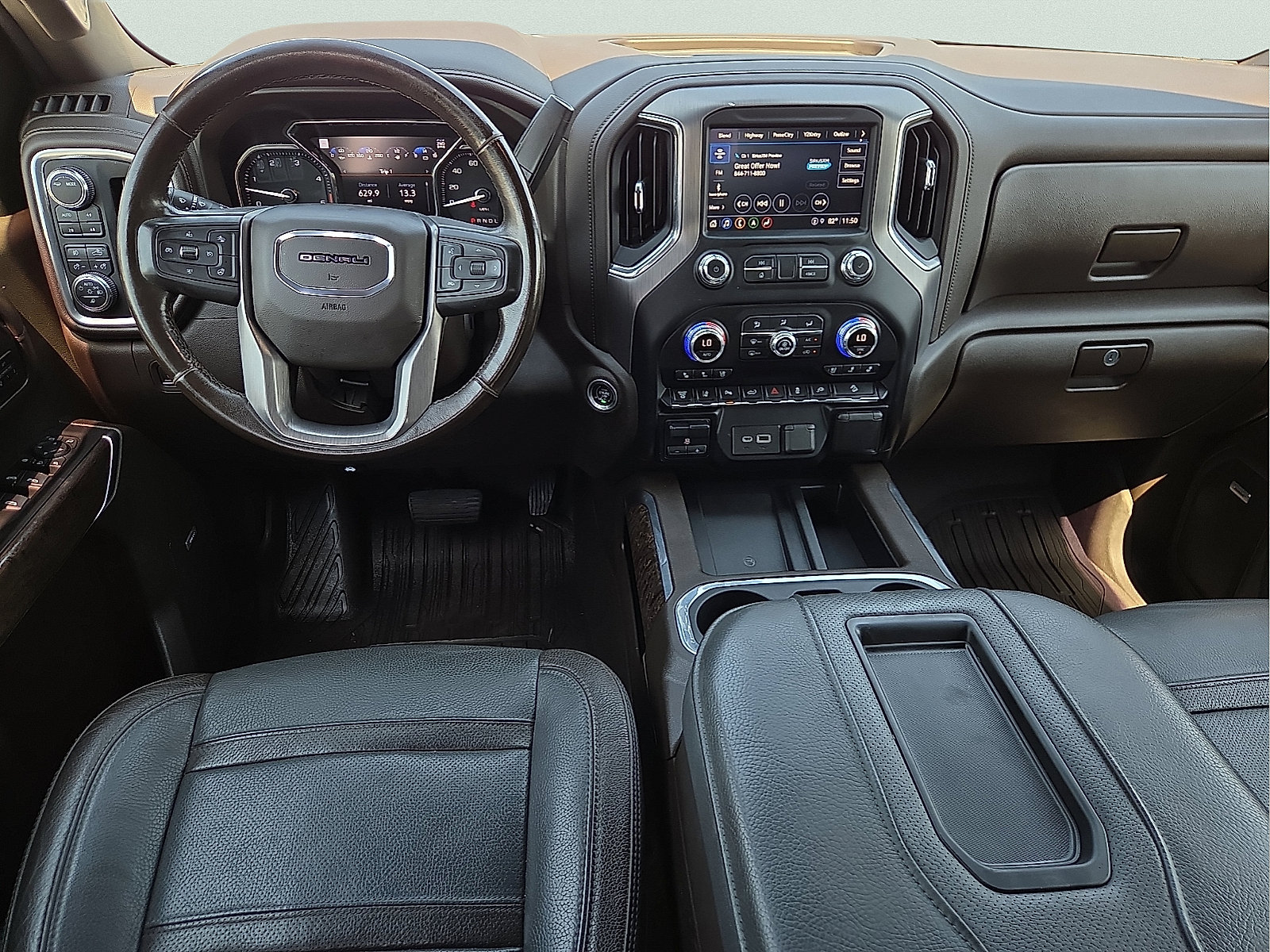 Used 2021 GMC Sierra 2500 Denali w/ Denali Ultimate Package AWD/4WD image 11
