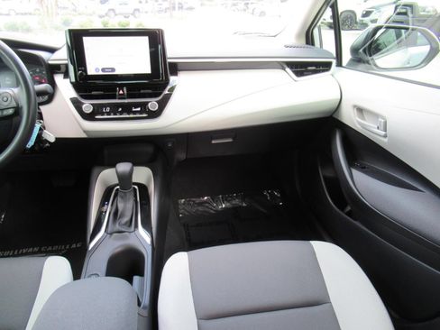 Used 2025 Toyota Corolla LE FWD image 14
