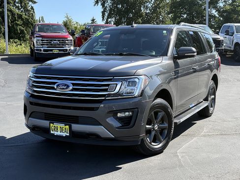 Used 2019 Ford Expedition XLT w/ Equipment Group 202A AWD/4WD image 1