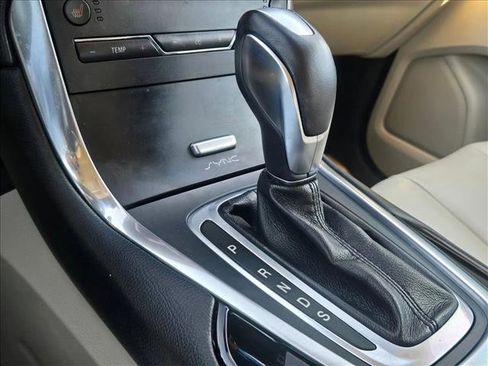 Used 2017 Ford Edge Titanium w/ Technology Package image 16