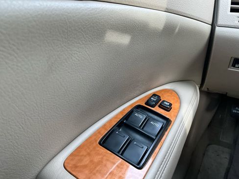 Used 2006 Toyota Avalon XLS image 17