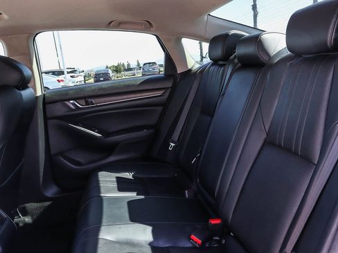 Used 2018 Honda Accord Touring image 21