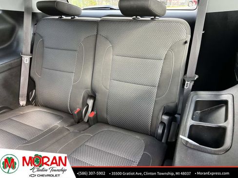 Certified 2023 GMC Acadia SLE w/ Driver Convenience Package image 13