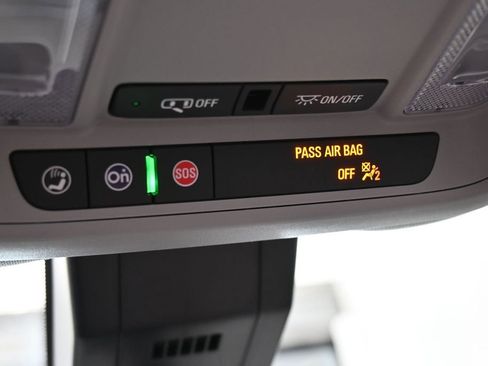 Used 2023 Chevrolet Equinox LS FWD image 28