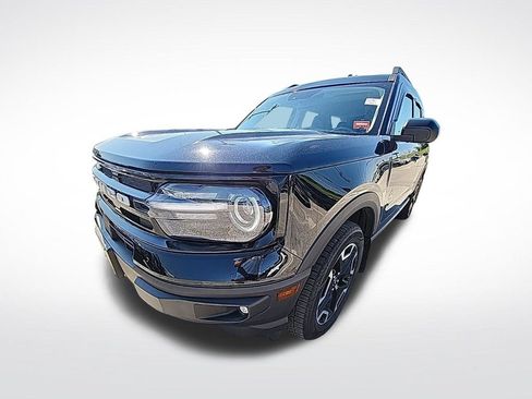 Used 2023 Ford Bronco Sport Outer Banks w/ Tech Package AWD/4WD image 3