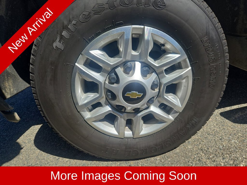 Used 2025 Chevrolet Silverado 2500 LT w/ Convenience Package AWD/4WD image 4