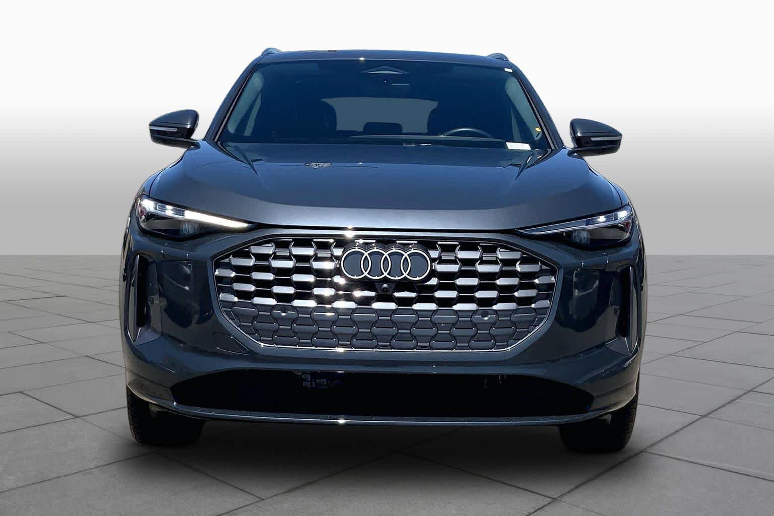Used 2025 Audi Q5 Premium Plus w/ Premium Plus AWD/4WD image 4