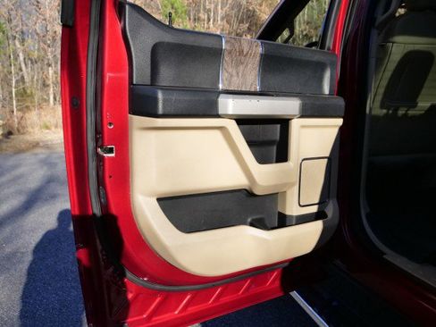 Used 2018 Ford F250 Lariat w/ Lariat Ultimate Package image 31