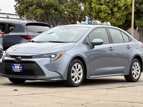 Used 2025 Toyota Corolla LE FWD image 11