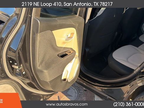 Used 2016 Jeep Renegade Latitude FWD image 10