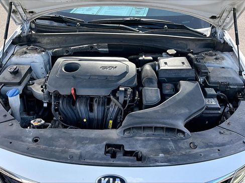 Used 2020 Kia Optima S FWD image 9